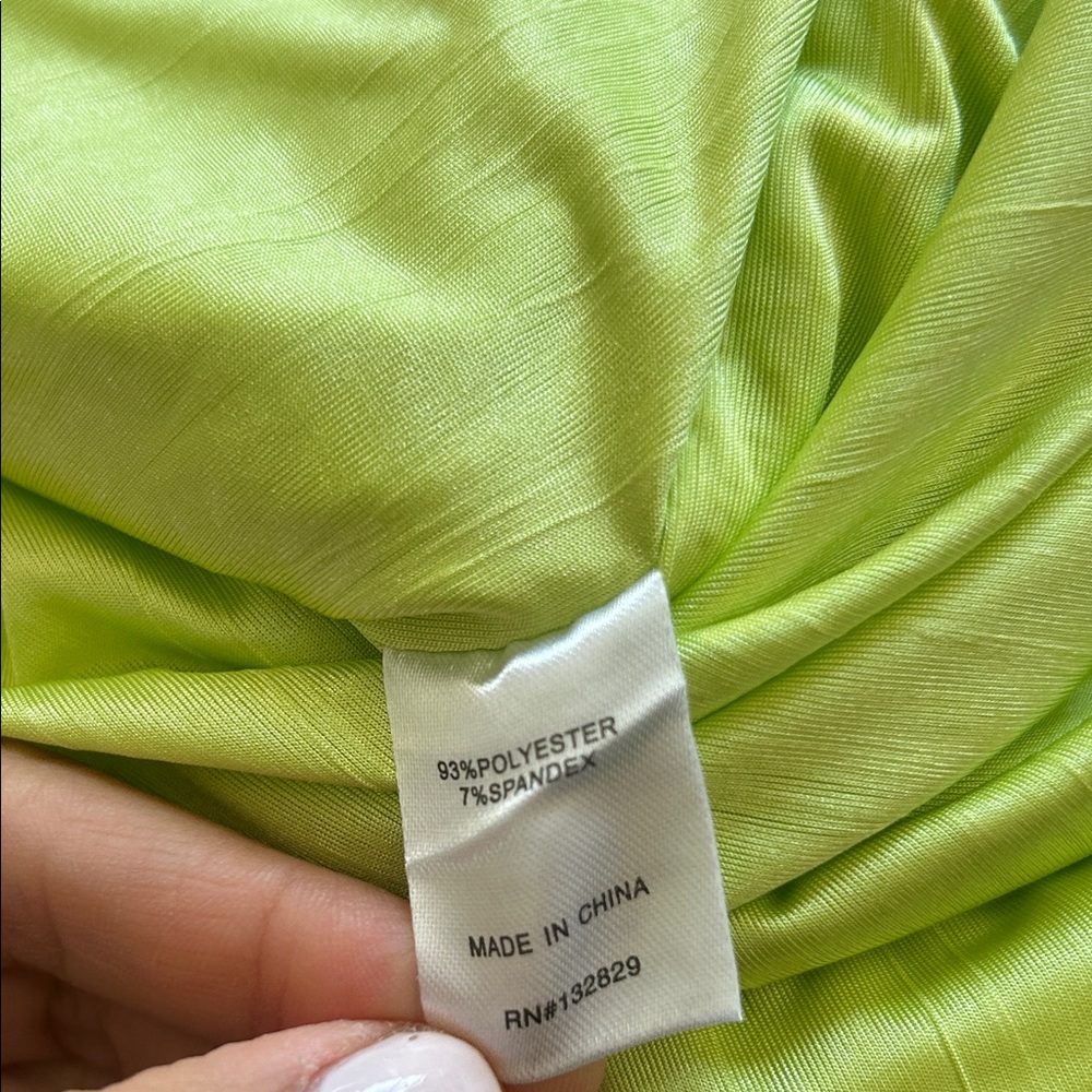 SUPERDOWN NWT Karolyna Maxi Skirt in Citron
Lime Size Medium - Picture 11 of 12